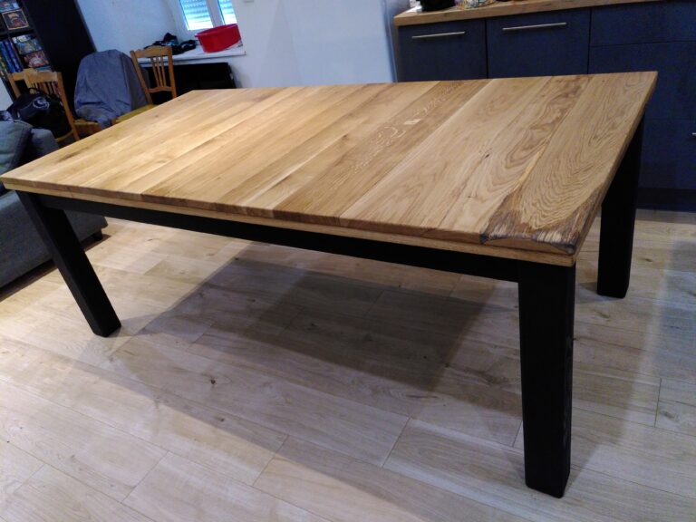 Meuble-table-jeux-sur-mesure-artisan-haute-loire