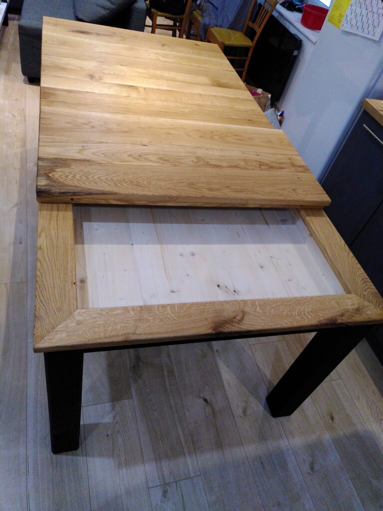 Meuble-table-jeux-sur-mesure-artisan-haute-loire